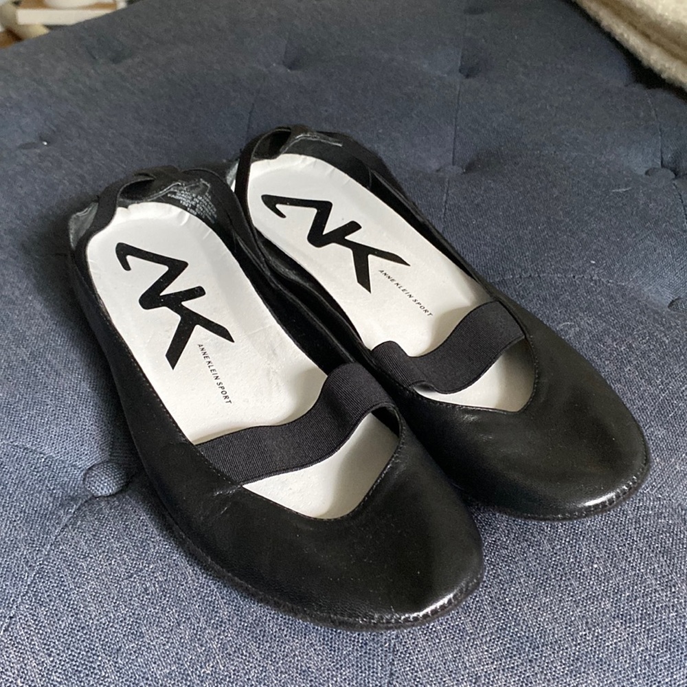 Black Anne Klein flats